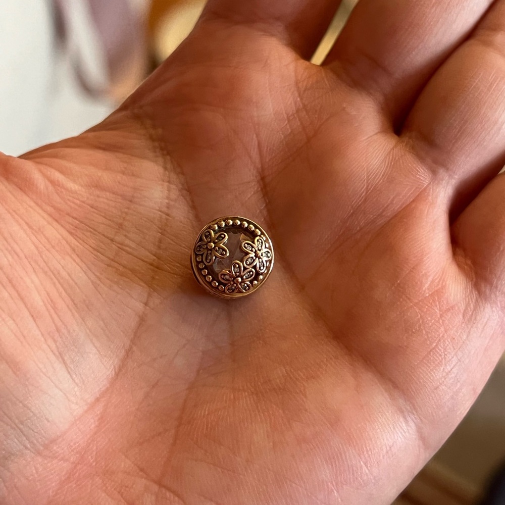 Retired Pandora Rose Sparkling Pink Daisy Flower Charm